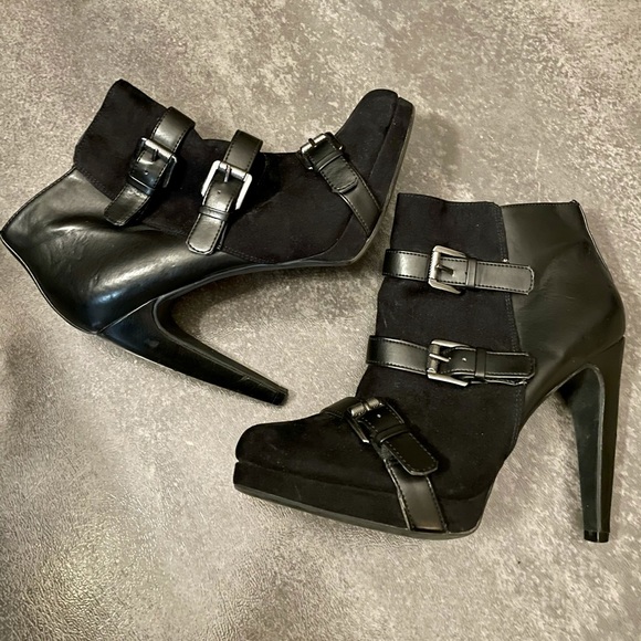 Sam & Libby Booties - Picture 2 of 4